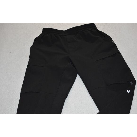 Lululemon Mens Size Small Tapered Engineered Elements Cargo Pant Black LM5AACS - Picture 2 of 10